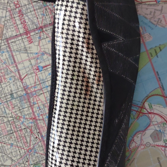 Salvatore Ferragamo Patent Houndstooth flat Sz. 9 - Picture 7 of 8